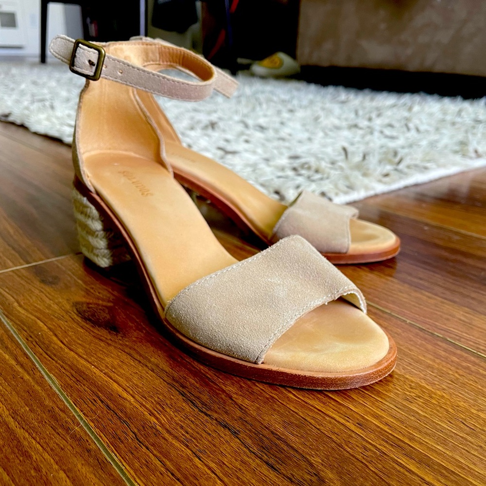 Soludos Capri Mid Heel, Sand, Sz. 5.5